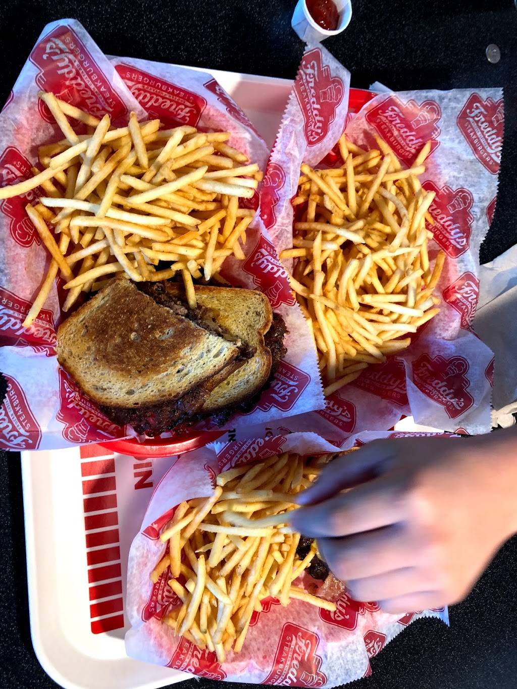 Freddys Frozen Custard & Steakburgers | restaurant | 327 Mile of Cars Way, National City, CA 91950, USA | 6194345649 OR +1 619-434-5649