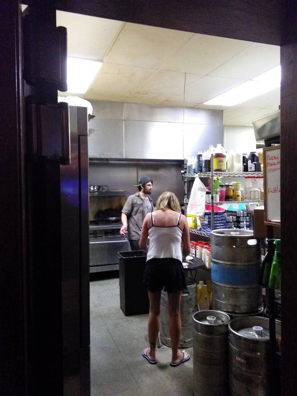 Mr. Gees Bar & Grille | restaurant | 593 Broadway Ave, Bedford, OH 44146, USA | 4404396246 OR +1 440-439-6246