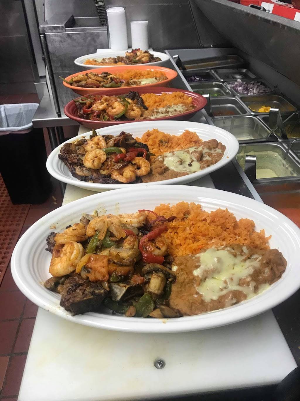 Plaza Degollado Mexican Grill | restaurant | 198 Newtown Rd, Virginia Beach, VA 23462, USA | 7579371337 OR +1 757-937-1337