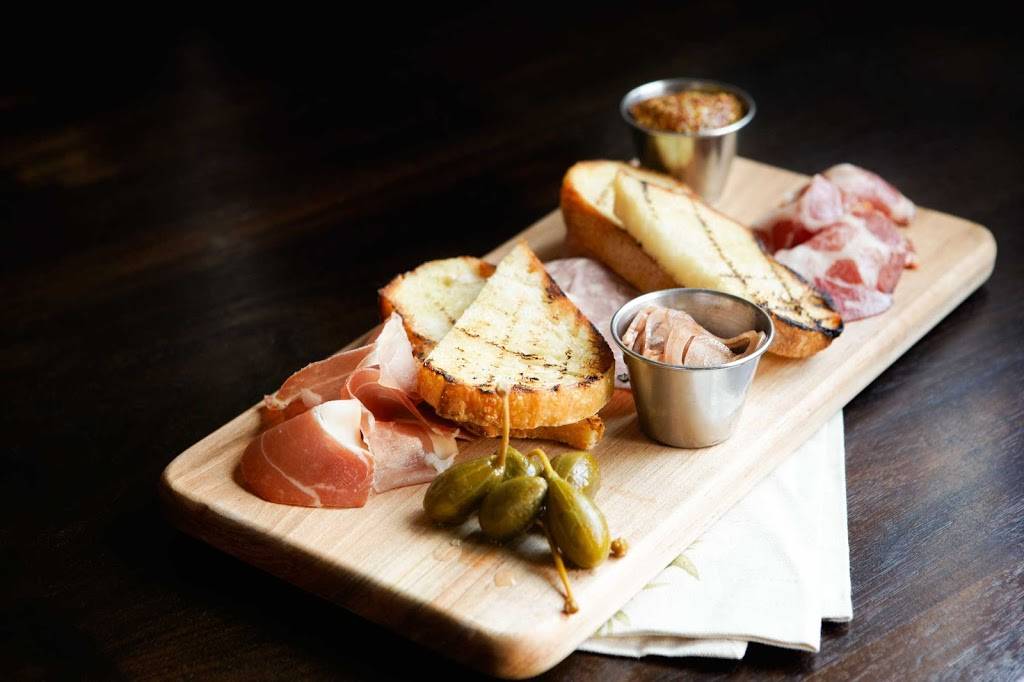 The Dorian | restaurant | 2001 Chestnut St, San Francisco, CA 94123, USA | 4158142671 OR +1 415-814-2671