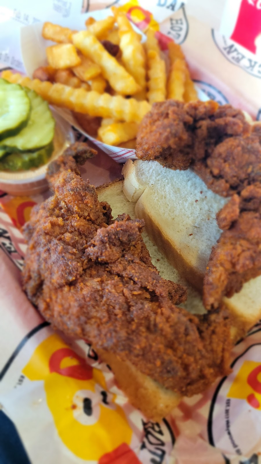 Dave’s Hot Chicken | restaurant | 31845 CA-79, Temecula, CA 92592, USA | 9519044350 OR +1 951-904-4350