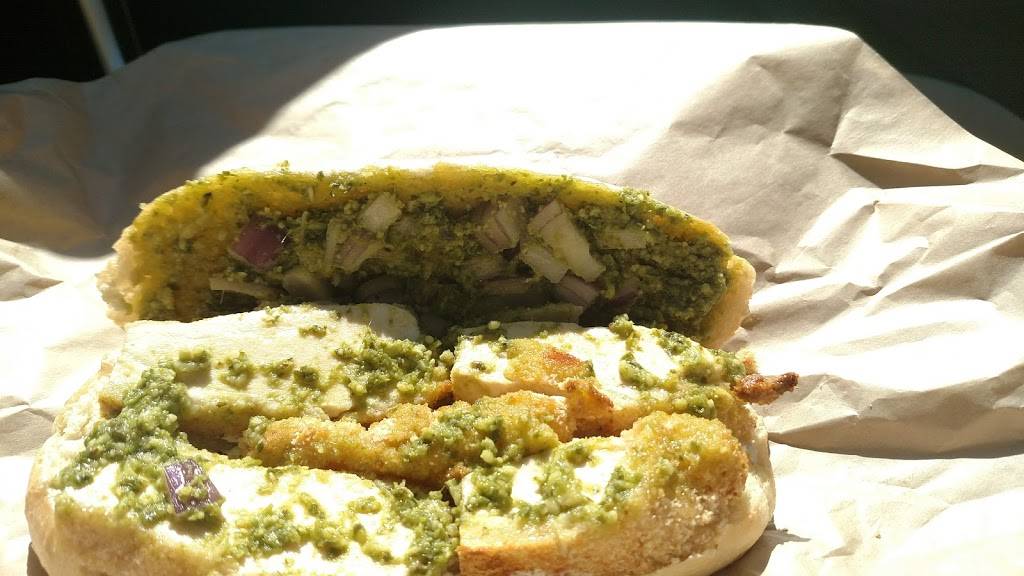 Ikes Signature Sandwiches | restaurant | 1000 Charles St, Fredericksburg, VA 22401, USA | 5403704106 OR +1 540-370-4106