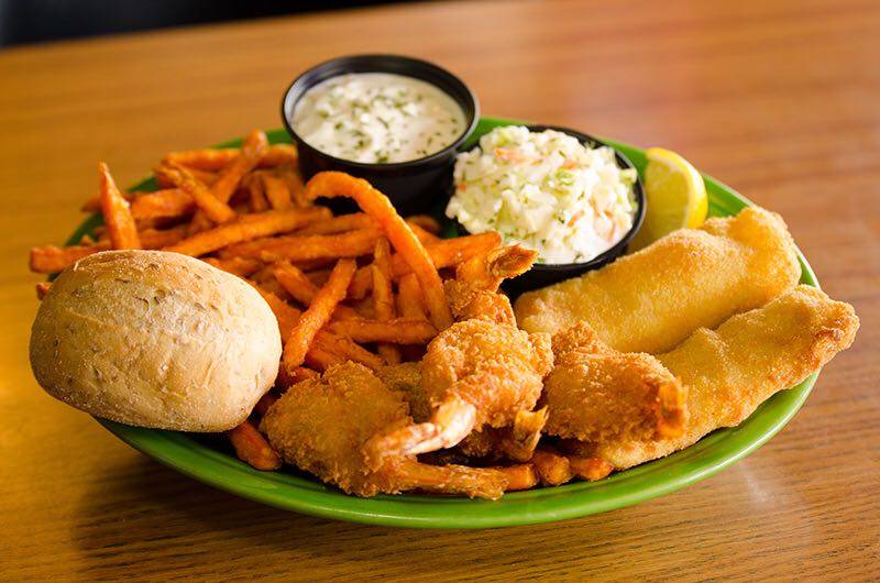 Players Pizza & Pub | restaurant | 556 W 5th Ave, Oshkosh, WI 54902, USA | 9203031400 OR +1 920-303-1400