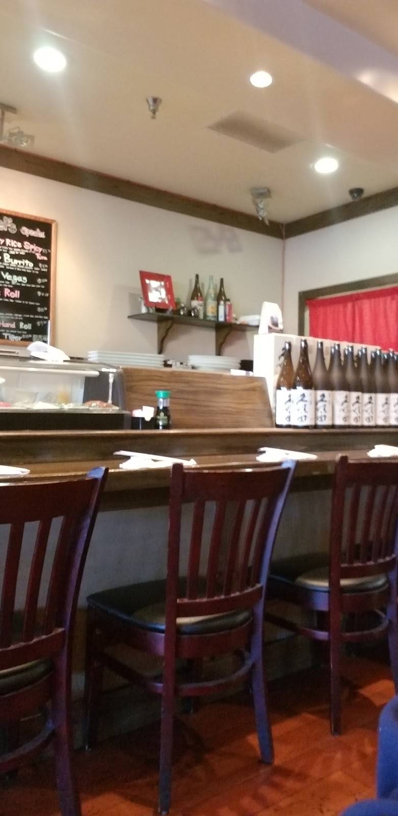 Sushi Holic | restaurant | 669 W Channel Islands Blvd, Port Hueneme, CA 93041, USA | 8052049951 OR +1 805-204-9951