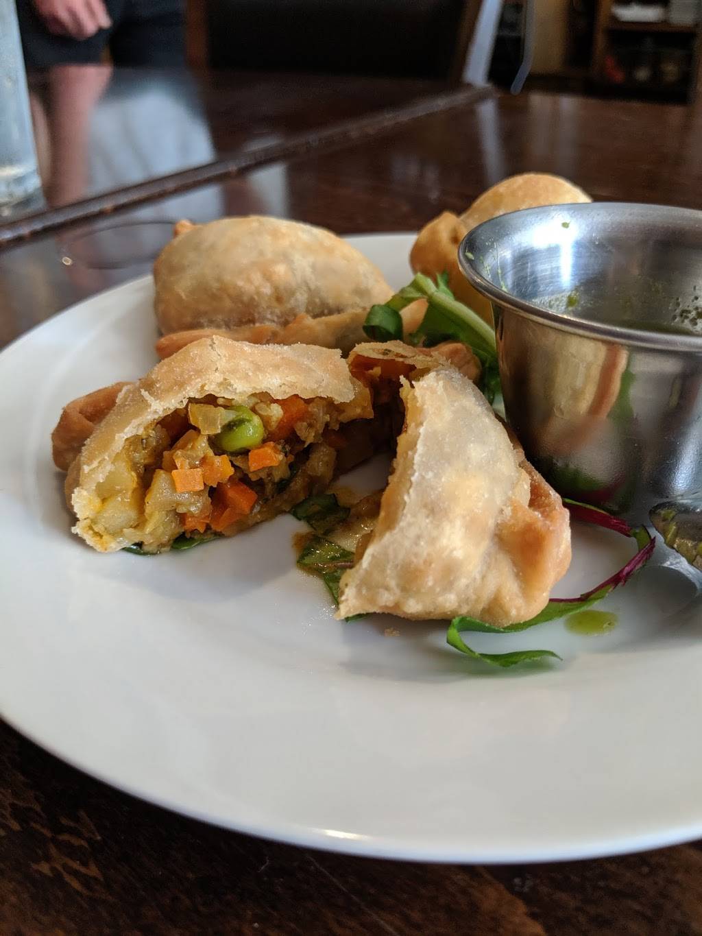 Moonrakers | restaurant | 126 E Washington St, Iowa City, IA 52240, USA | 3198871909 OR +1 319-887-1909