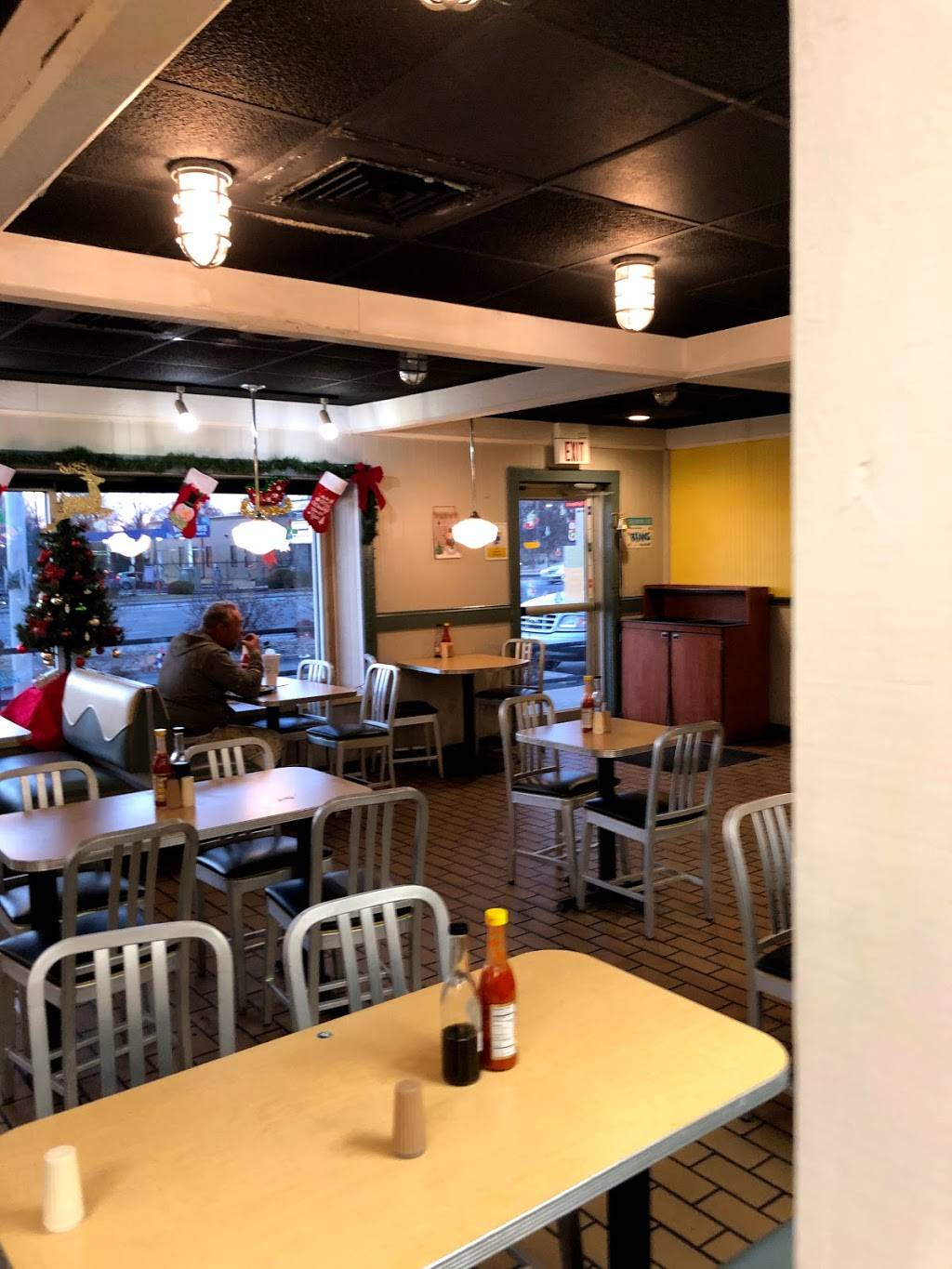 Long John Silvers | meal takeaway | 2236 N Glenstone Ave, Springfield, MO 65803, USA | 4173680547 OR +1 417-368-0547