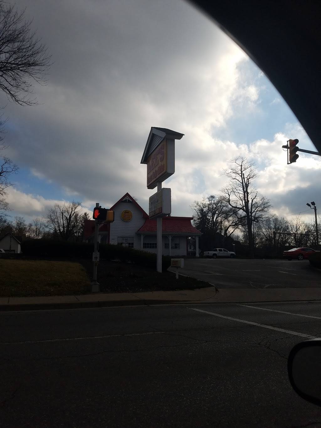 Lees Famous Recipe Chicken | restaurant | 1801 E Main St, Richmond, IN 47374, USA | 7659624913 OR +1 765-962-4913