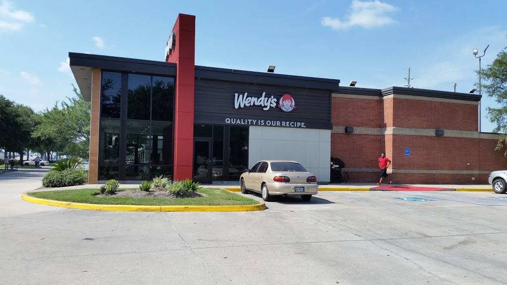 Wendys | restaurant | 10715 North Fwy, Houston, TX 77037, USA | 8325093778 OR +1 832-509-3778