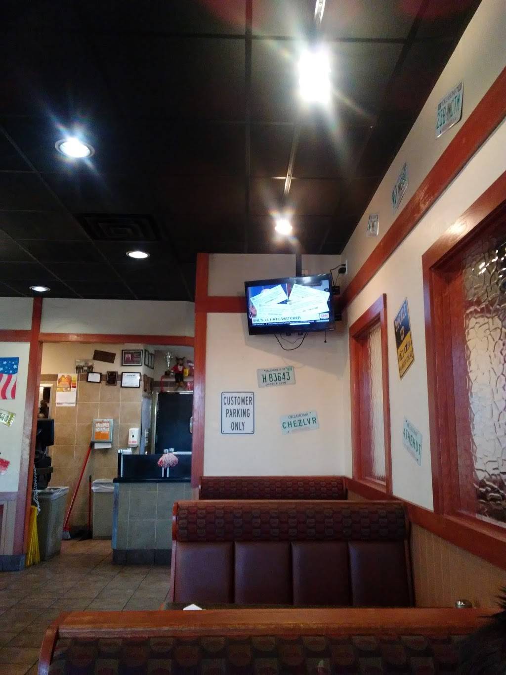 Pizza Hut | restaurant | 101 S D St, Davis, OK 73030, USA | 5803692302 OR +1 580-369-2302