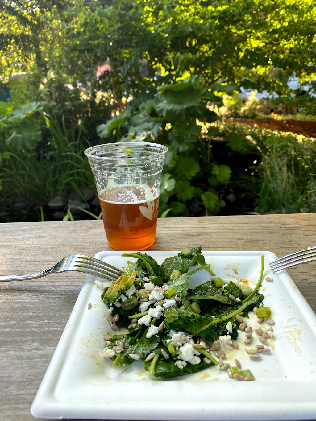 The Garden Tap | restaurant | 1172 S Mt Shasta Blvd, Mt Shasta, CA 96067, USA | 5305688101 OR +1 530-568-8101