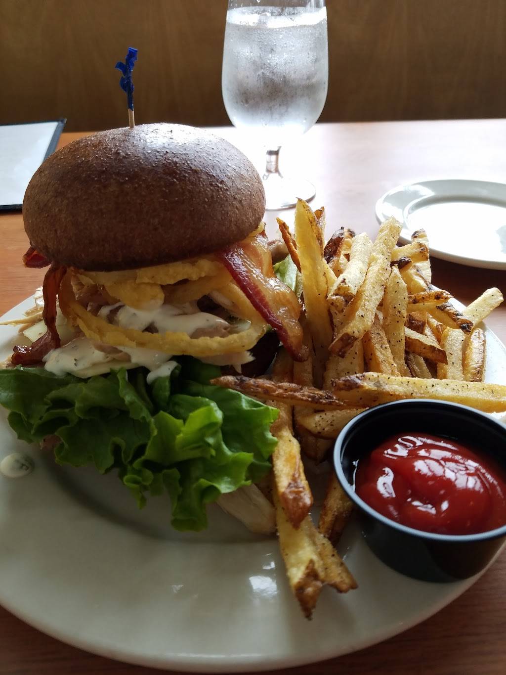 Kennebec Tavern Restaurant & Marina | restaurant | 119 Commercial St, Bath, ME 04530, USA | 2074429636 OR +1 207-442-9636