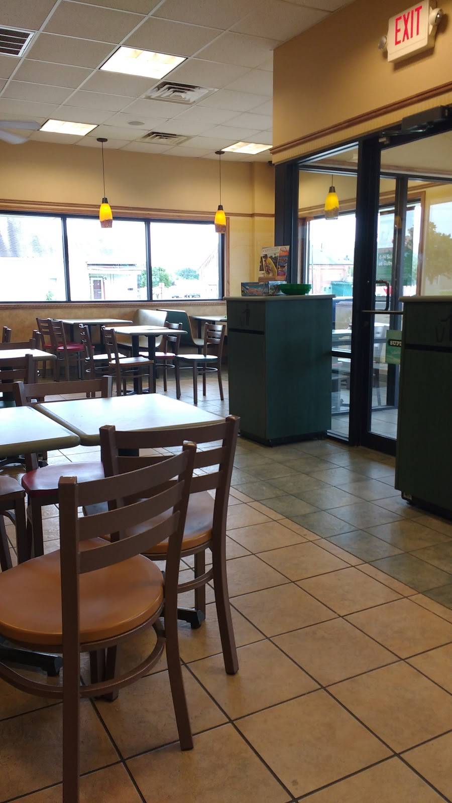 Subway | restaurant | 801 N Walnut St, Mt Carmel, IL 62863, USA | 6182627774 OR +1 618-262-7774
