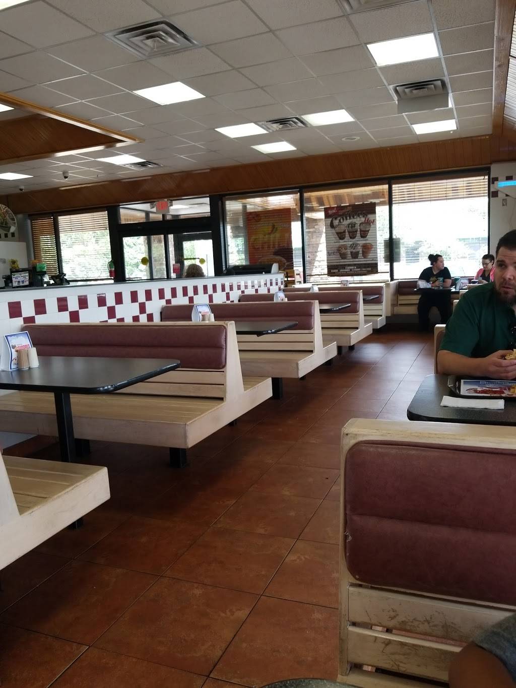 Braums Ice Cream & Burger Restaurant | restaurant | 656 S Ohio St, Salina, KS 67401, USA | 7858235229 OR +1 785-823-5229