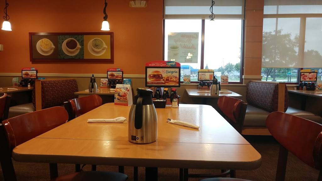 IHOP | bakery | 540 W Eaton Pike, Richmond, IN 47374, USA | 7659663000 OR +1 765-966-3000