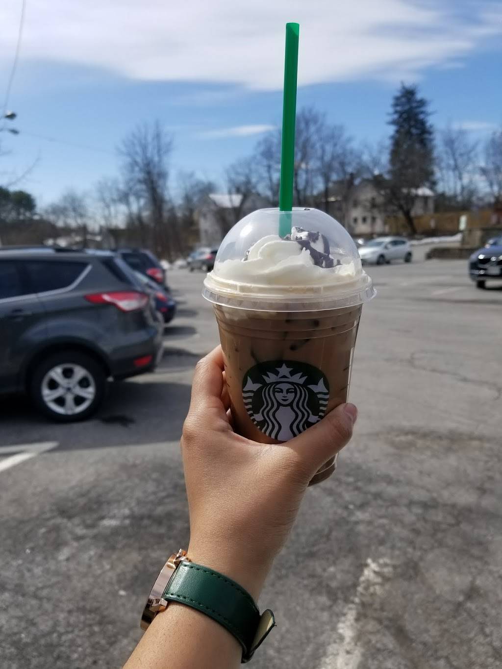 Starbucks | cafe | 1 Plattekill Ave, New Paltz, NY 12561, USA | 8452569815 OR +1 845-256-9815