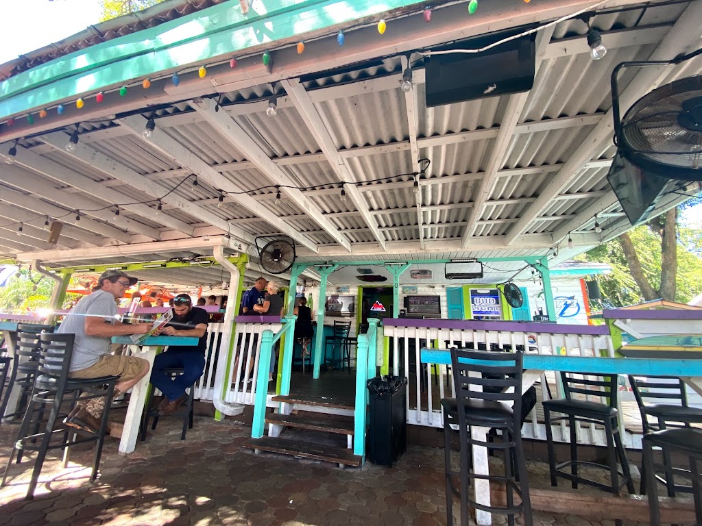 Smugglers Island Pub | restaurant | 1101 Nebraska Ave, Palm Harbor, FL 34683, USA | 7272217621 OR +1 727-221-7621