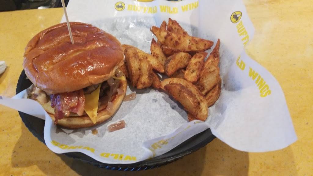 Buffalo Wild Wings | restaurant | 668 Clopper Rd, Gaithersburg, MD 20878, USA | 3013307300 OR +1 301-330-7300