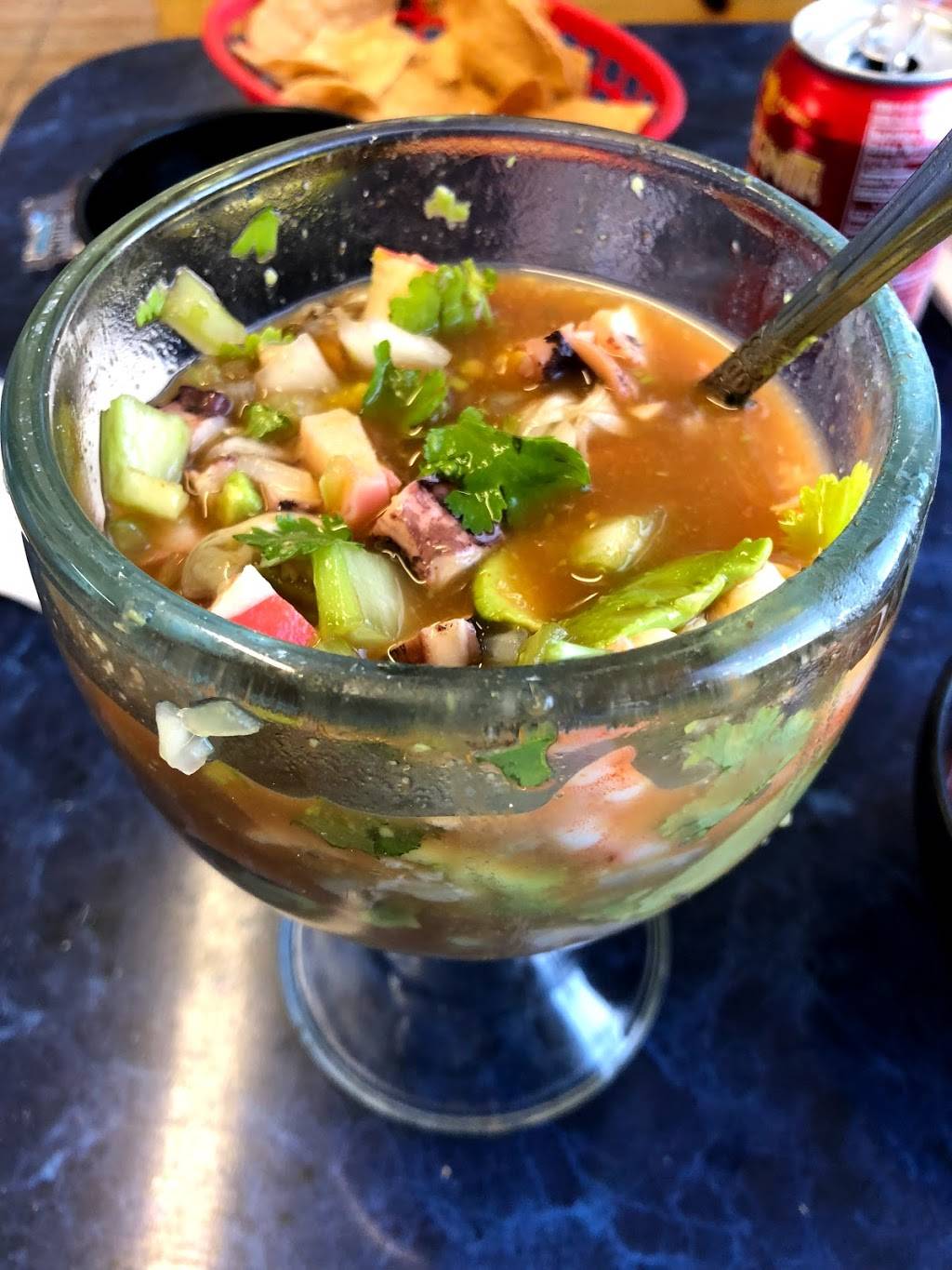 Ostioneria Montes | restaurant | 4313 Dyer St, El Paso, TX 79930, USA | 9153294664 OR +1 915-329-4664