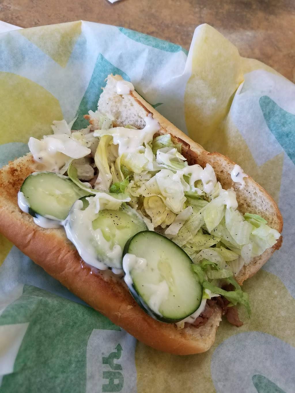 Subway | restaurant | 21580 Bear Valley Rd #B2-5, Square, Apple Valley, CA 92308, USA | 7602402511 OR +1 760-240-2511