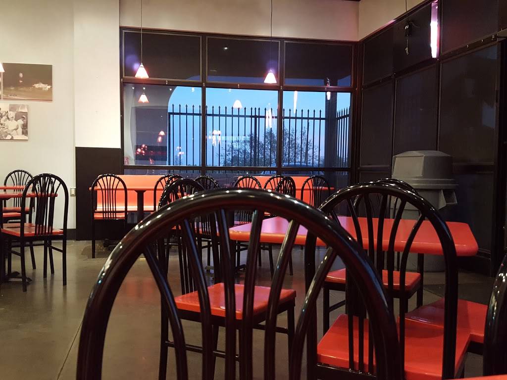 Lucky Wishbone | restaurant | 1465 W Silverlake Rd, Tucson, AZ 85713, USA | 5206222588 OR +1 520-622-2588