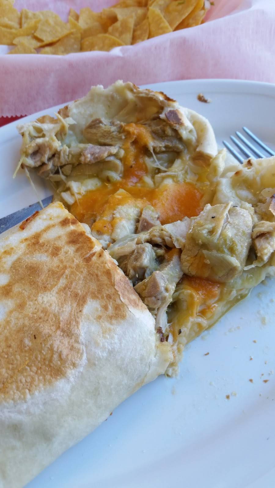 Chunkys Taqueria & Grill | restaurant | 701 Sonoma Mountain Pkwy, Petaluma, CA 94954, USA | 7077753325 OR +1 707-775-3325