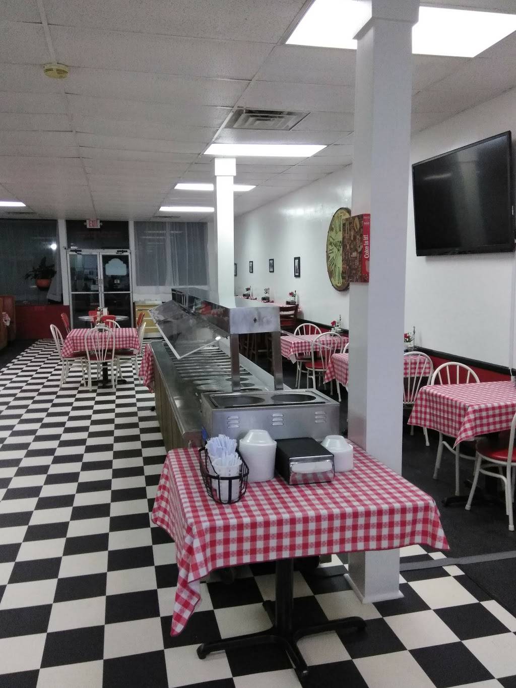 Jonnie Dogs And More | restaurant | 136 S Main St, Woodruff, SC 29388, USA | 8646709719 OR +1 864-670-9719