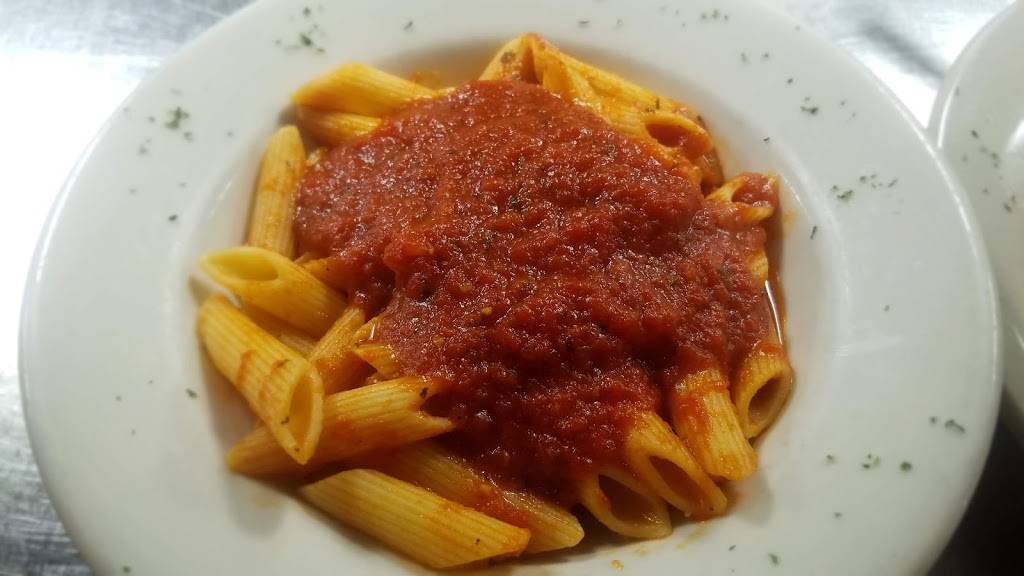 Lucianos Restaurant | restaurant | 1212 Long Run Rd, White Oak, PA 15131, USA | 4126727428 OR +1 412-672-7428