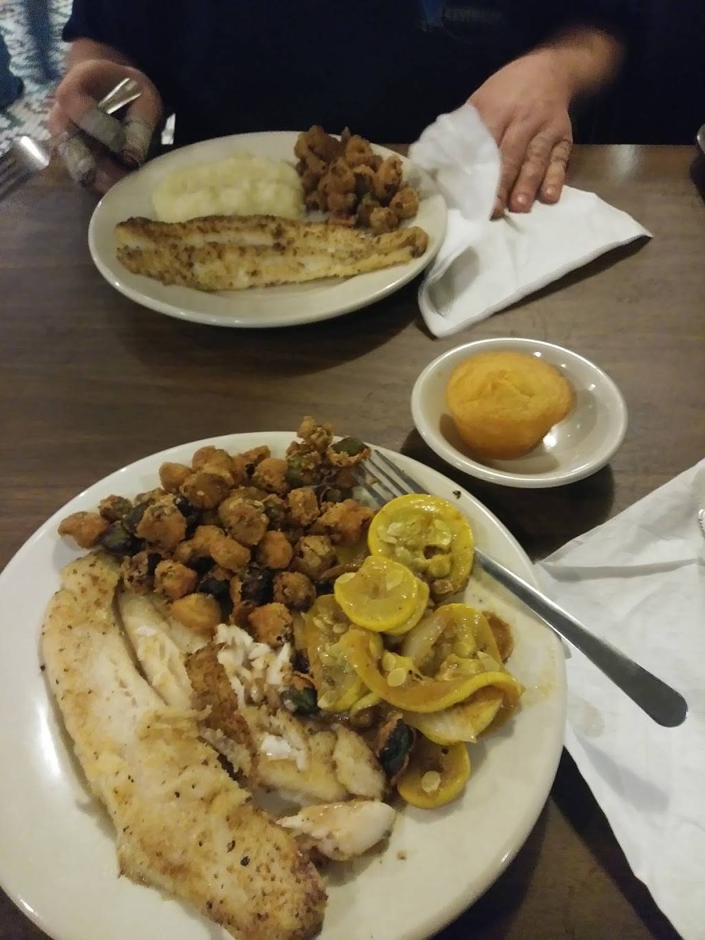 Sarris Restaurant | restaurant | 600 31st St N, Birmingham, AL 35203, USA | 2052527357 OR +1 205-252-7357