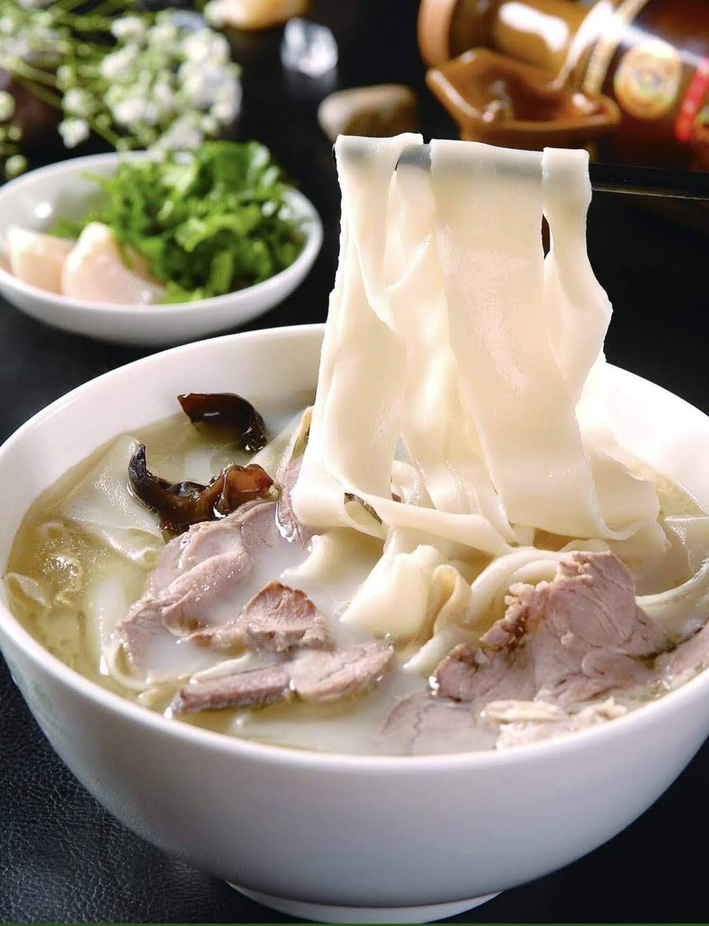 Famous Dumpling House | restaurant | 4996 Stevens Creek Blvd, San Jose, CA 95129, USA | 4089825548 OR +1 408-982-5548