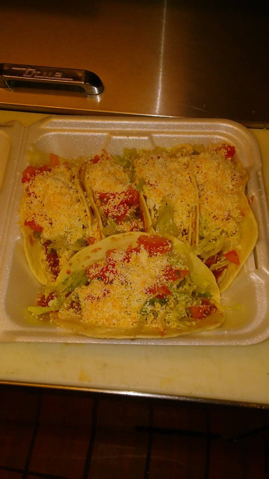 Pepes | restaurant | 100 W 61st Ave, Merrillville, IN 46410, USA | 2198870444 OR +1 219-887-0444