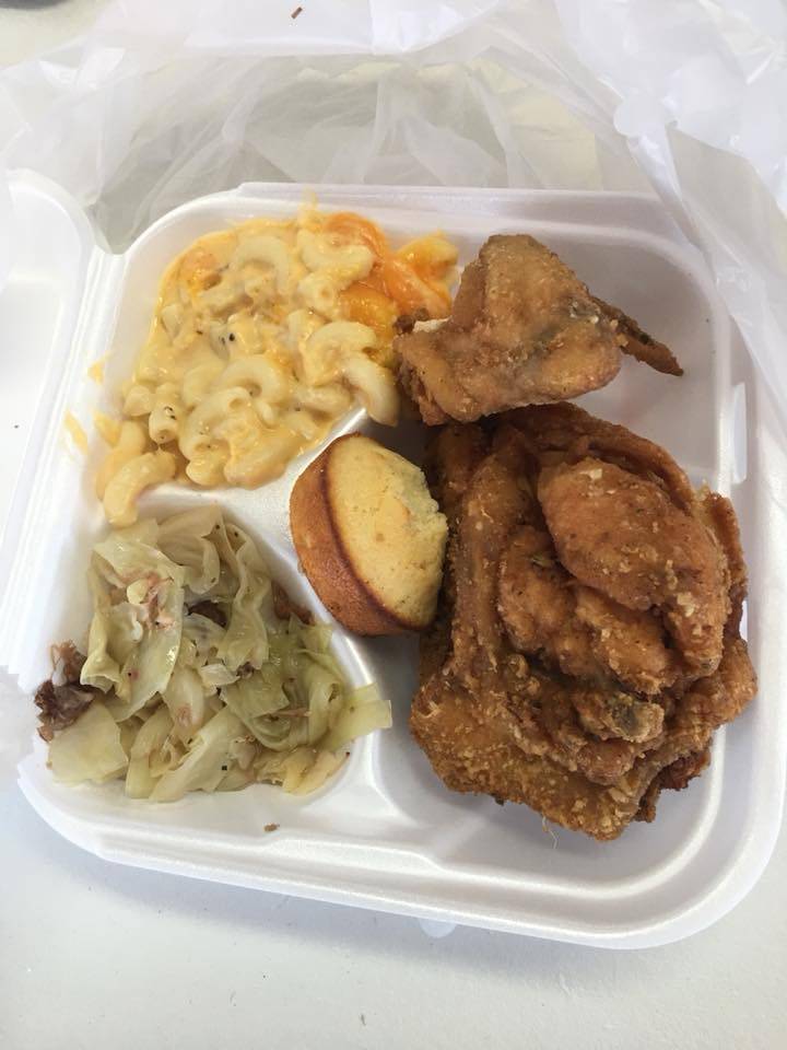 Vivians Down Home Cooking | restaurant | 253 Tillman St, Memphis, TN 38112, USA | 9015675577 OR +1 901-567-5577