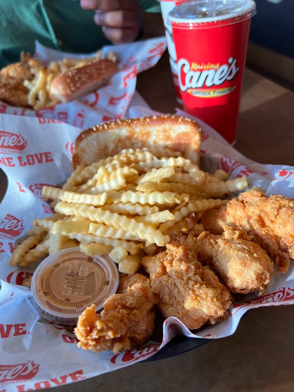 Raising Canes Chicken Fingers | restaurant | 3535 W Tropicana Ave, Las Vegas, NV 89103, USA | 7025504395 OR +1 702-550-4395