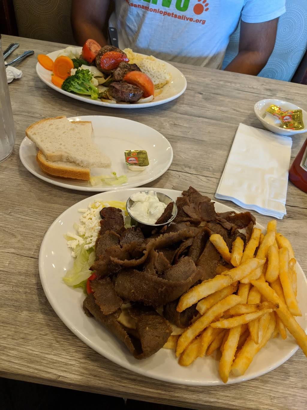 Olympians Family Restaurant | restaurant | 6430 Landsdowne Centre Dr, Alexandria, VA 22315, USA | 7035505003 OR +1 703-550-5003