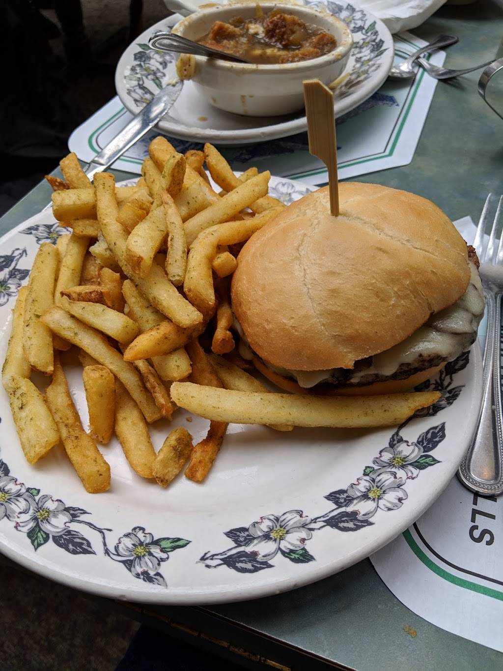 Multnomah Falls Lodge | restaurant | 53000 East, Historic Columbia River Hwy, Corbett, OR 97019, USA | 5036952376 OR +1 503-695-2376