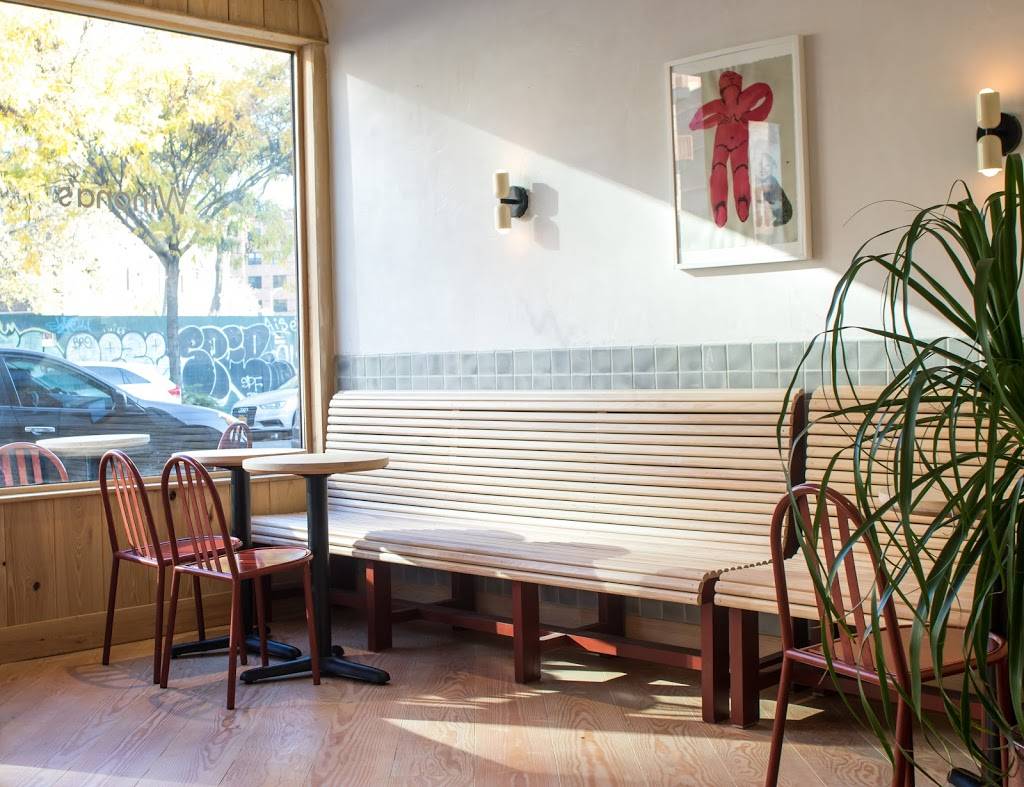 Winonas | restaurant | 676 Flushing Ave, Brooklyn, NY 11206, USA | 7183884900 OR +1 718-388-4900