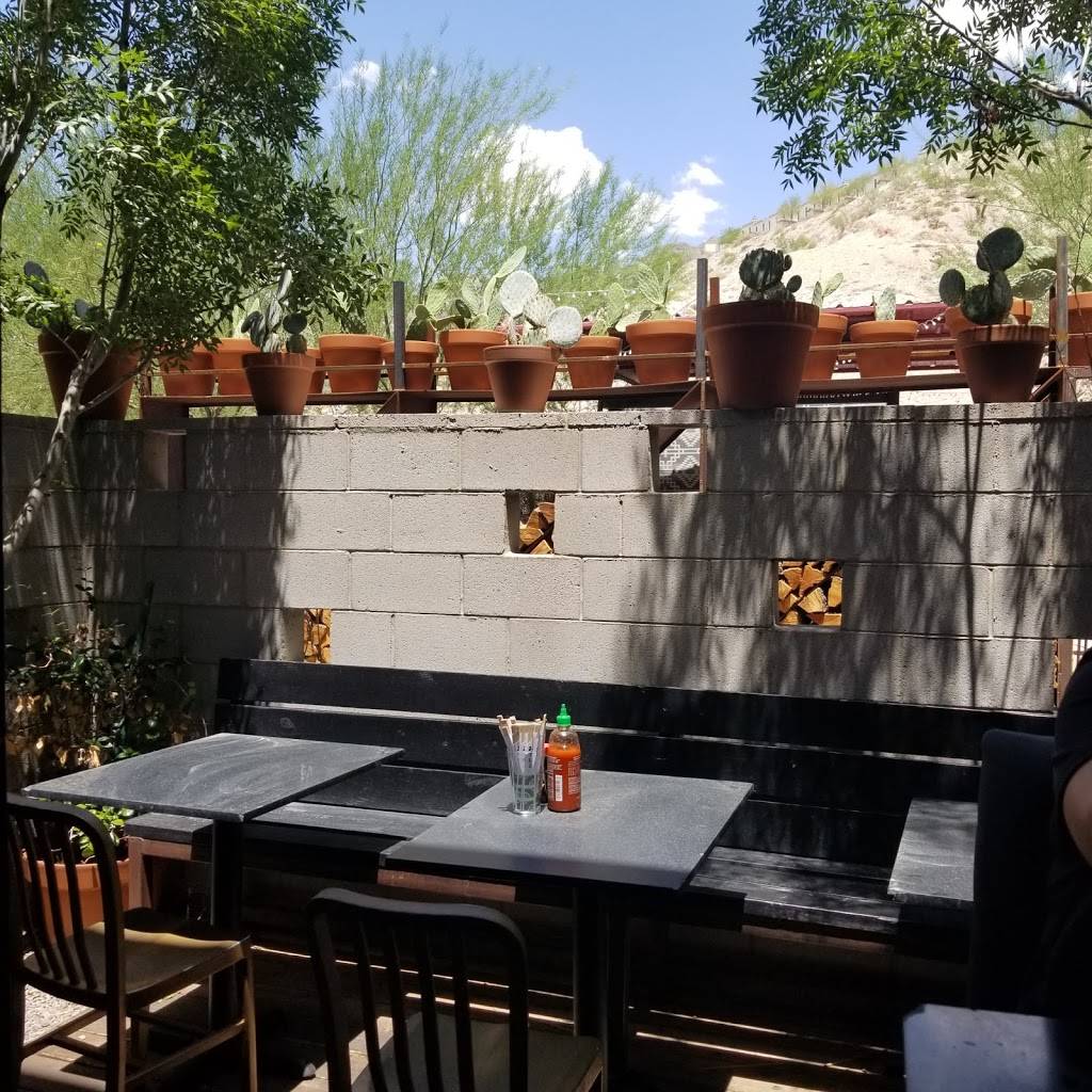 El Cuartito | restaurant | 4935 N Mesa St, El Paso, TX 79912, USA | 9158758670 OR +1 915-875-8670