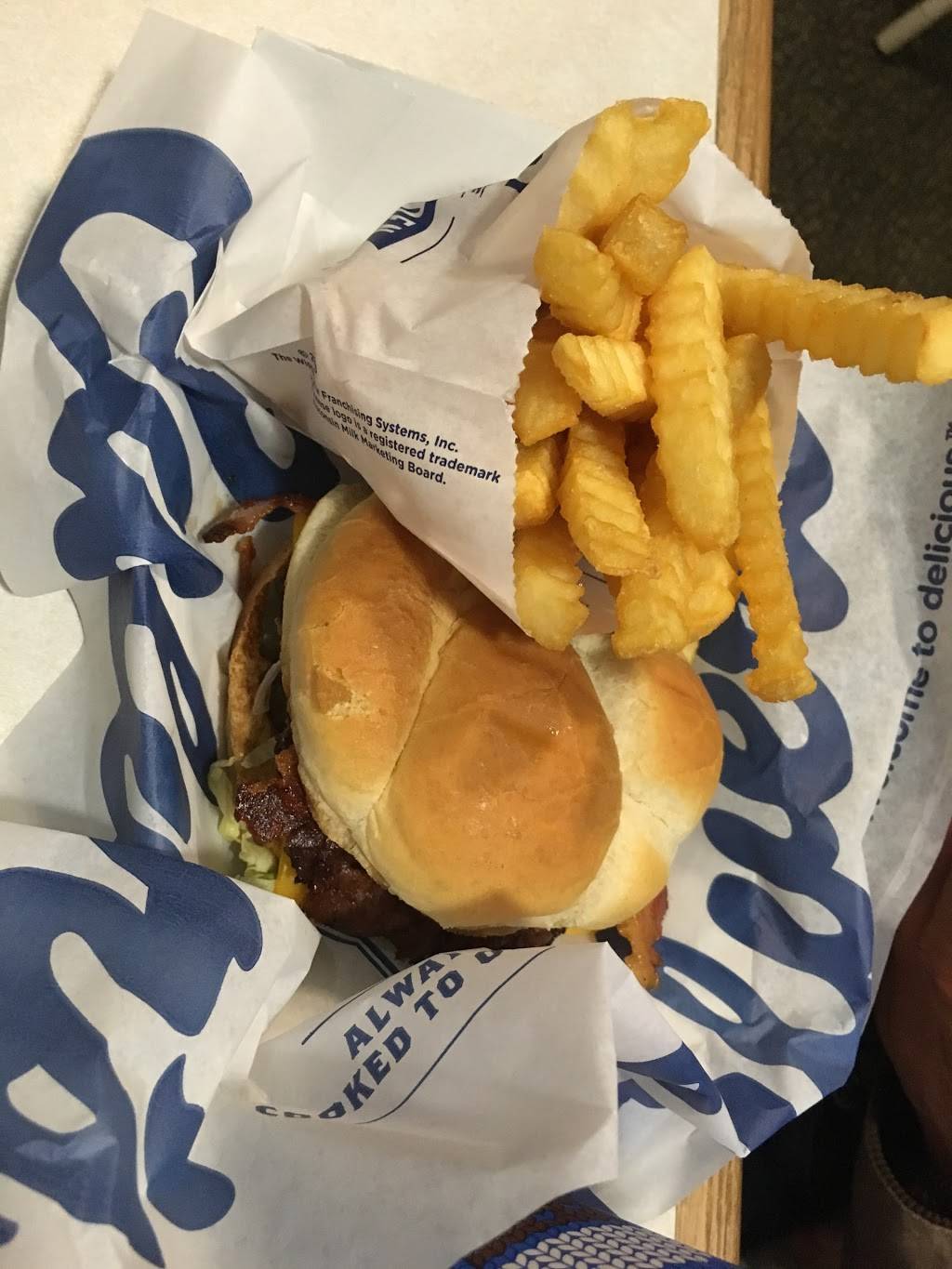 Culvers | restaurant | 818 N 12th St, Murray, KY 42071, USA | 2707612858 OR +1 270-761-2858