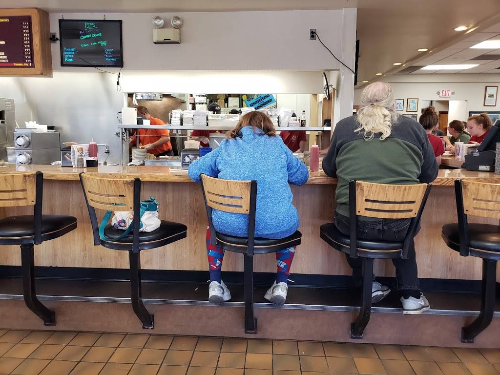 Famous Hot Weiner North Inc | restaurant | 160 Dart Dr, Hanover, PA 17331, USA | 7176322424 OR +1 717-632-2424