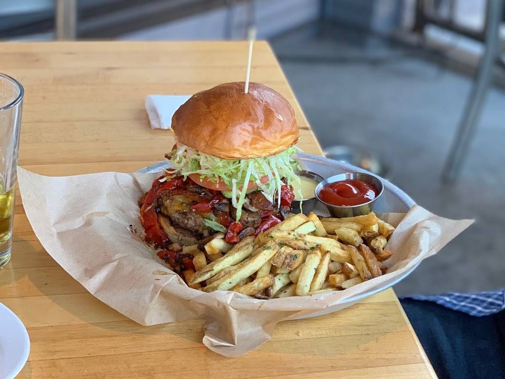 38 Degrees Ale House & Grill | restaurant | 110 E Colorado Blvd, Monrovia, CA 91016, USA | 6264085544 OR +1 626-408-5544