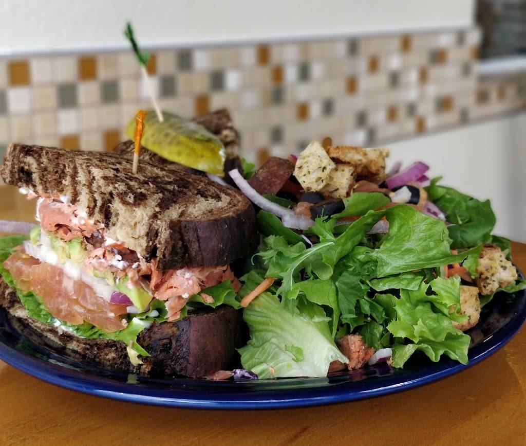 Alki Cafe | restaurant | 2726 Alki Ave SW, Seattle, WA 98116, USA | 2069350616 OR +1 206-935-0616