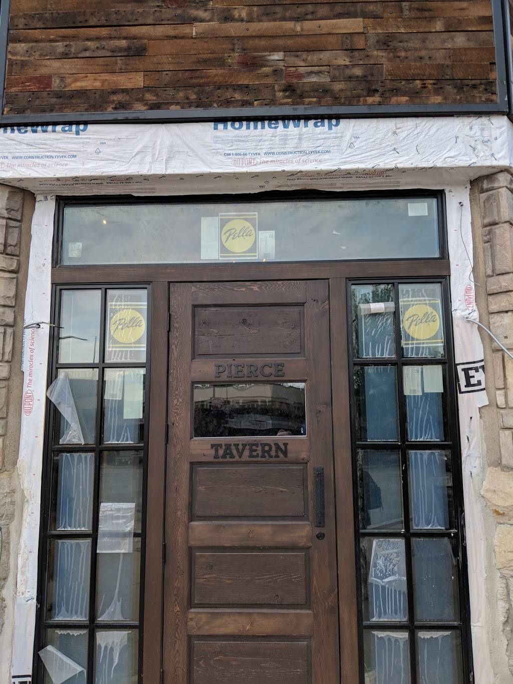 Pierce Tavern | restaurant | 5135 Main St, Downers Grove, IL 60515, USA | 6308695333 OR +1 630-869-5333