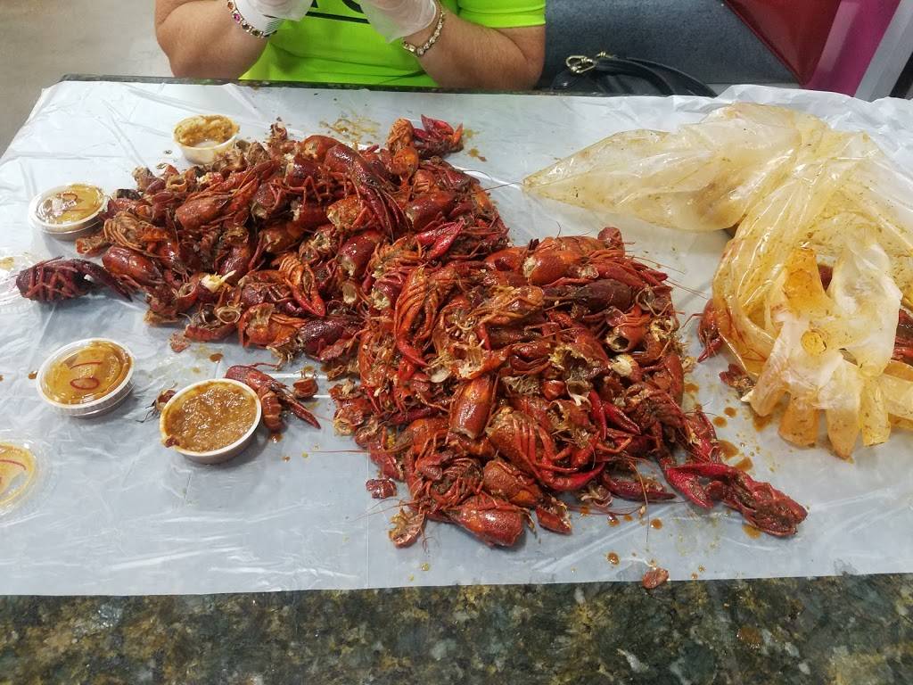 Bon Crawfish Hut | restaurant | 2615 W Pioneer Pkwy #122, Grand Prairie, TX 75051, USA | 2147882901 OR +1 214-788-2901
