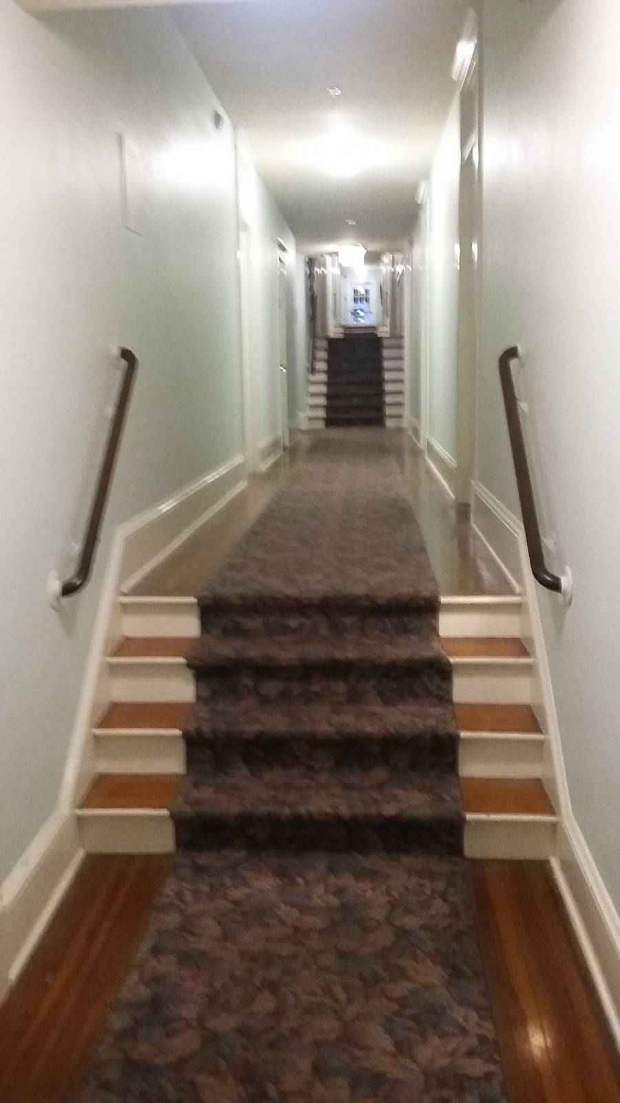 Lakeside Inn | restaurant | 100 Alexander St, Mt Dora, FL 32757, USA | 3523834101 OR +1 352-383-4101