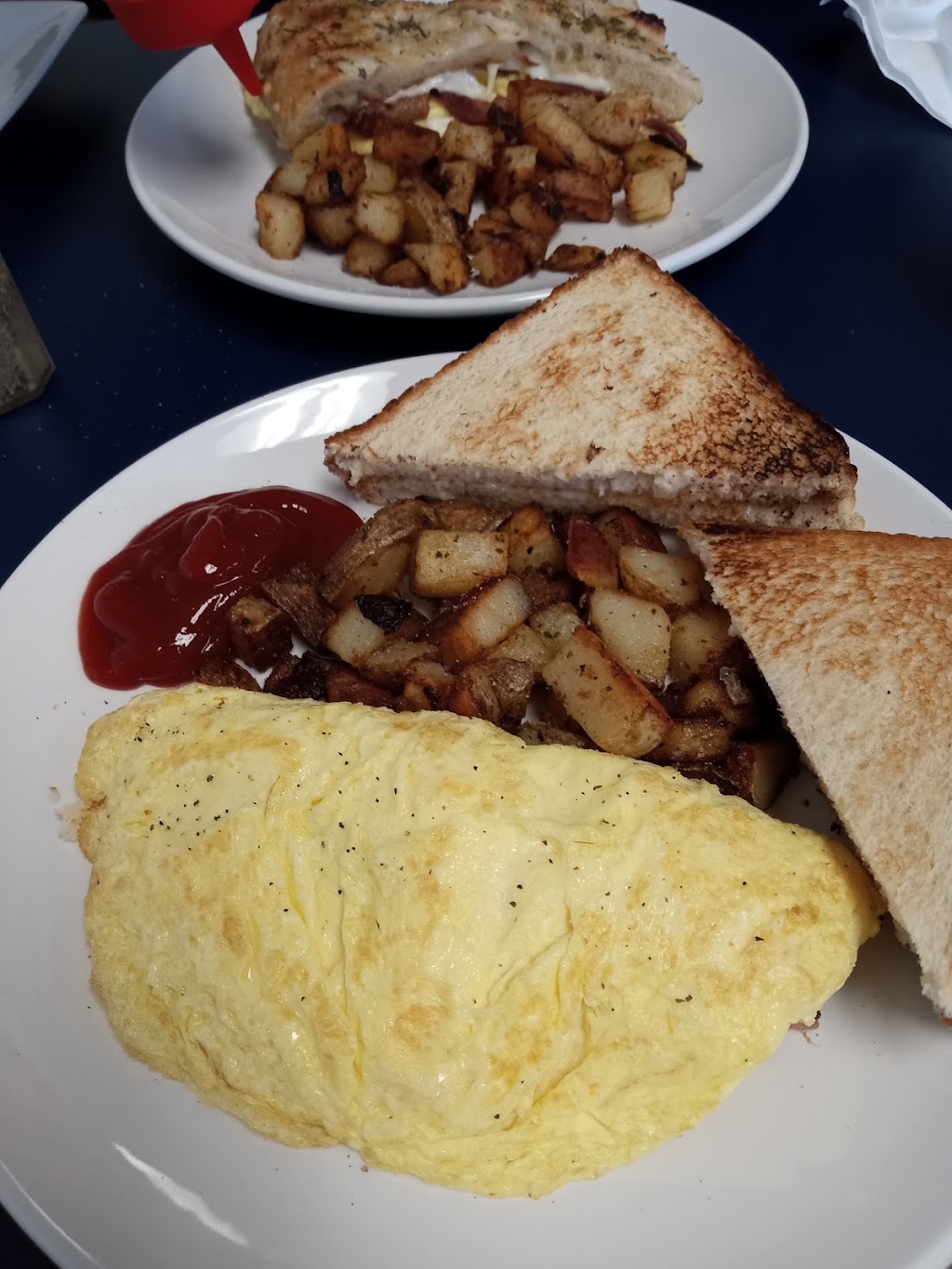 Cowbells Cafe | cafe | 25 South Ave, Whitman, MA 02382, USA | 7814471400 OR +1 781-447-1400