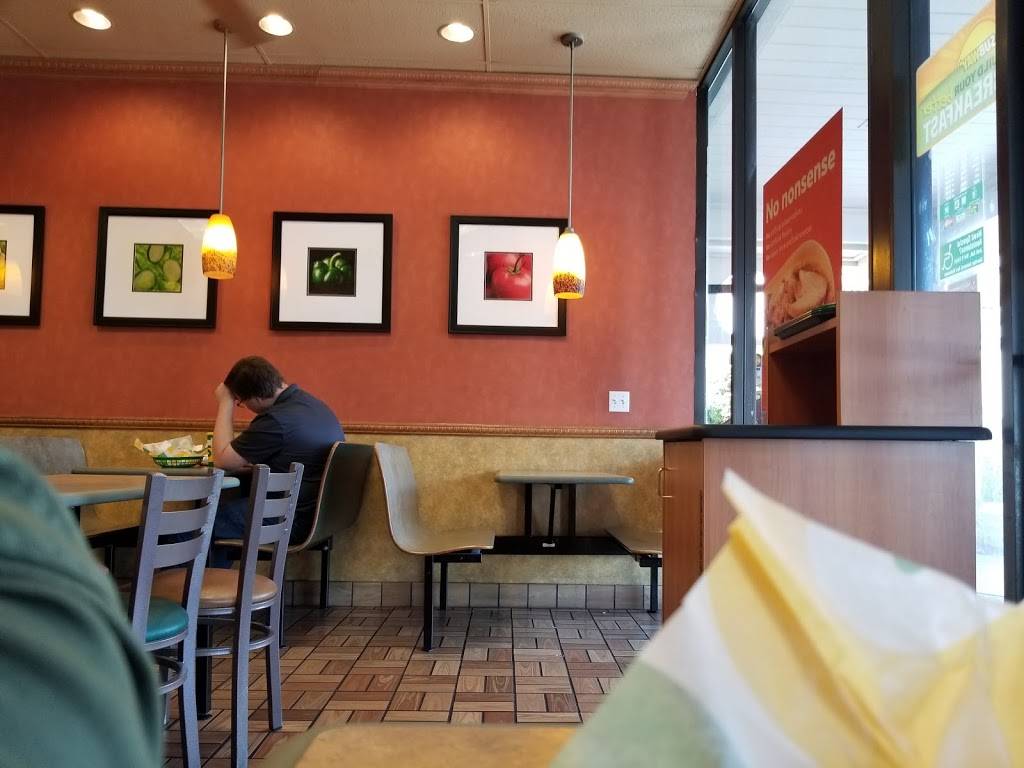 Subway | restaurant | 3071 W Shaw Ave, Fresno, CA 93711, USA | 5592256900 OR +1 559-225-6900