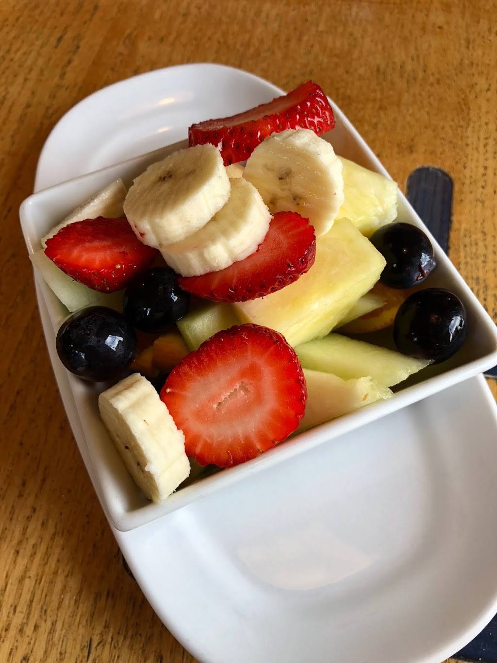 Saras Family Restaurant | restaurant | 5792 Coventry Ln, Fort Wayne, IN 46804, USA | 2604364185 OR +1 260-436-4185