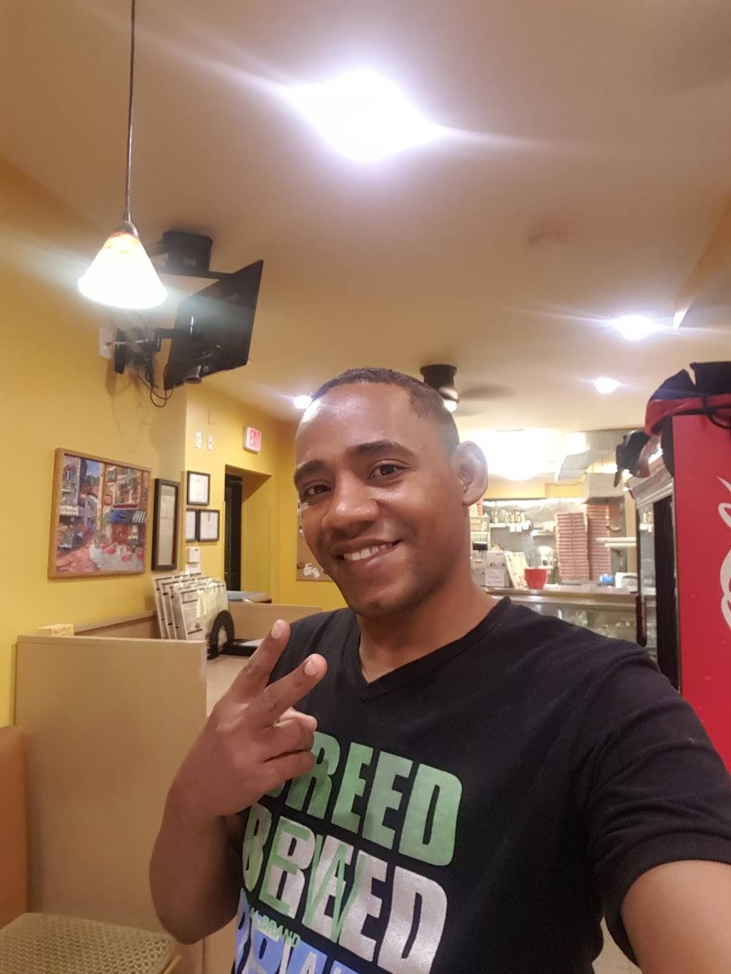 Cafe Vesuvius Pizza | meal delivery | 18 Bessom St, Marblehead, MA 01945, USA | 7816398120 OR +1 781-639-8120