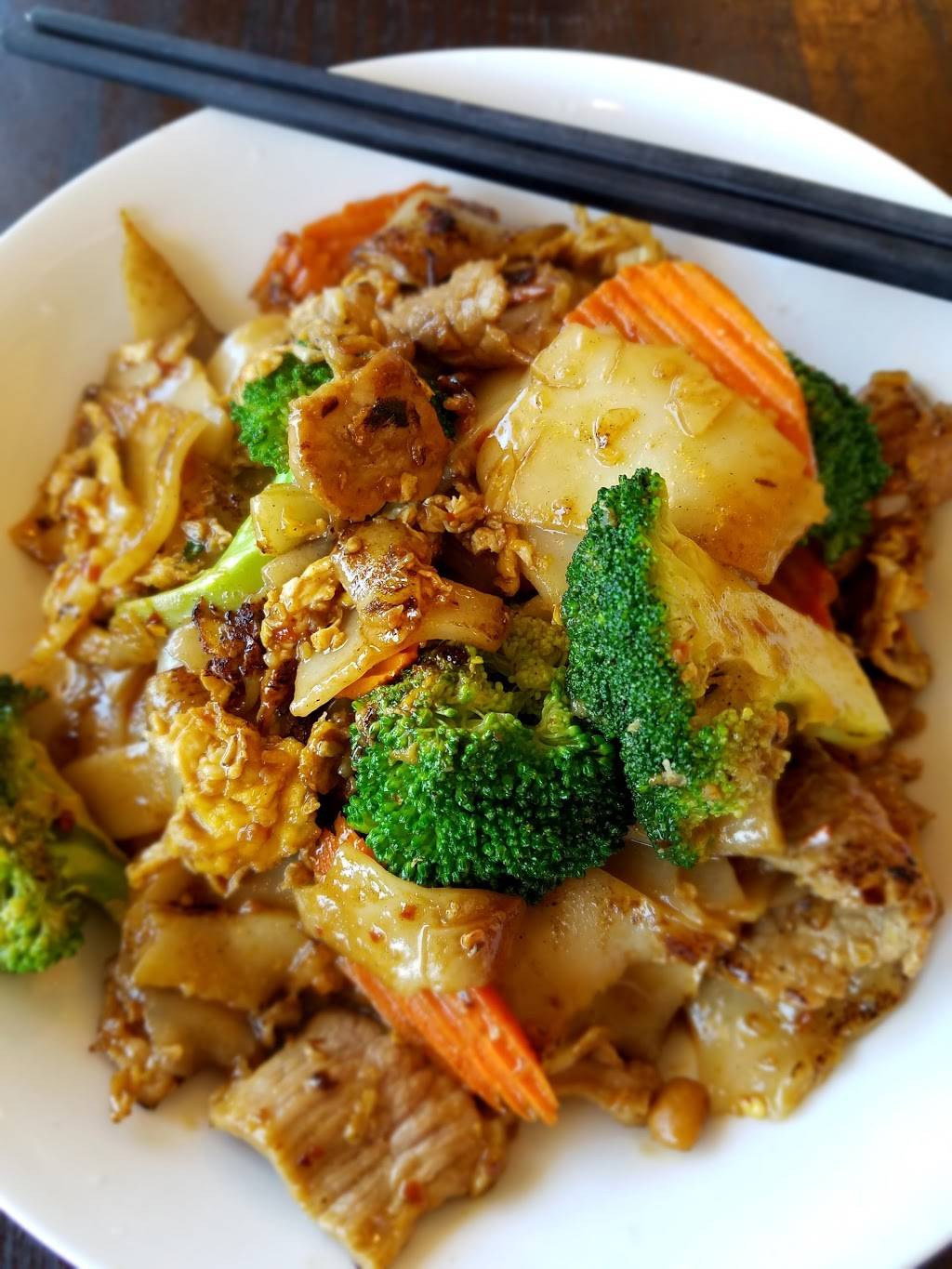 Krua Thai Family Kitchen | restaurant | 2515 NE 55th St, Seattle, WA 98105, USA | 2069854398 OR +1 206-985-4398