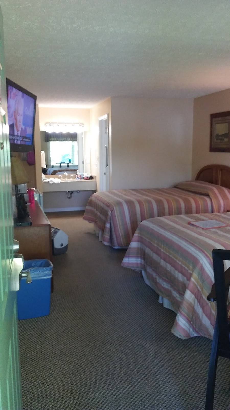 Halesford Harbour Resort | restaurant | 1336 Campers Paradise Trail, Moneta, VA 24121, USA | 5402979000 OR +1 540-297-9000