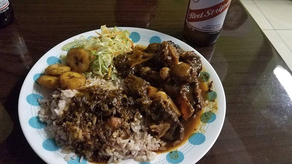 Irie Bay Jamaican Cuisine | restaurant | 10041 E Adamo Dr, Tampa, FL 33619, USA | 8135706929 OR +1 813-570-6929